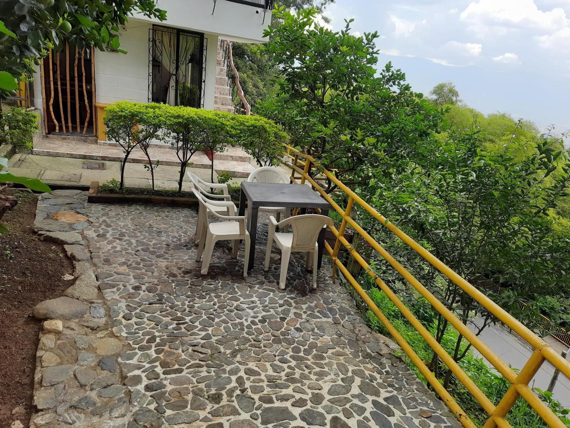 Apartamento Campestre Medellin Luaran gambar
